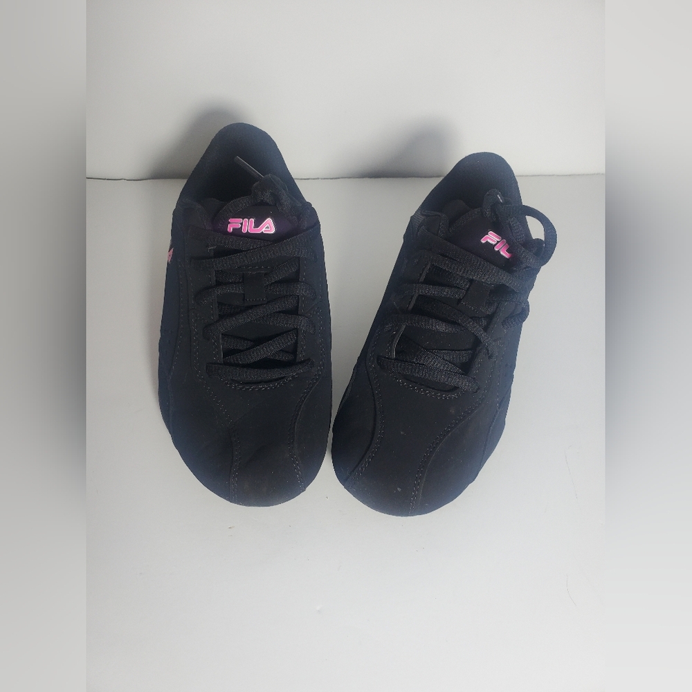Women’s Black And Pink Fila Shoes Size 5 ½
